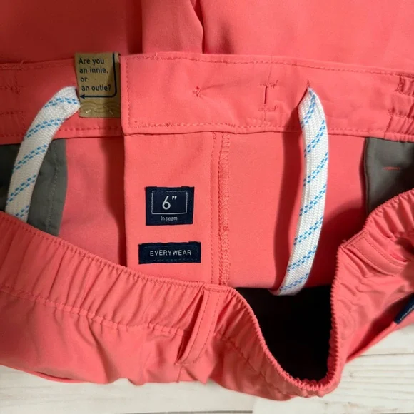 Chubbies Everywear - Performance Shorts
The New Englands 6”
Vintage washed coral - Picture 6 of 8